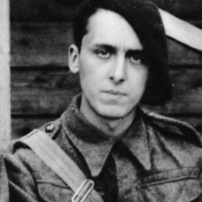 Daniel Cordier au Delville camp, en Angleterre, en juillet 1940.