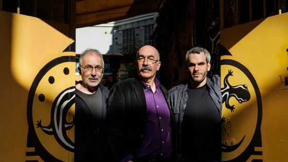 Jean-Pierre est producteur. Son frère Jacques, ingénieur du son. Et son fils Jimmy, directeur de la communication. Ce soir, Le Triton propose un concert réunissant Michel Portal, Louis Sclavis et Médéric Collignon - JB MILLOT