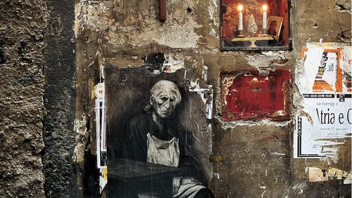 La Nuit rêvée d’Ernest Pignon-Ernest (7/11) : Erri De Luca : "Le tuf, la roche volcanique dont est faite Naples a gardé les soupirs, les vies qui nous ont précédées"