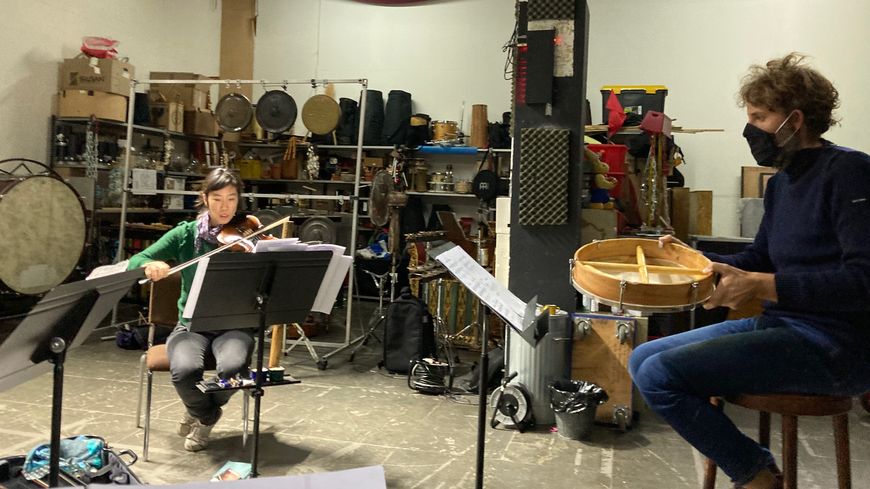 Saori Furukawa, violon et Maxime Echardour, percussion - répétition à la Seine Musicale