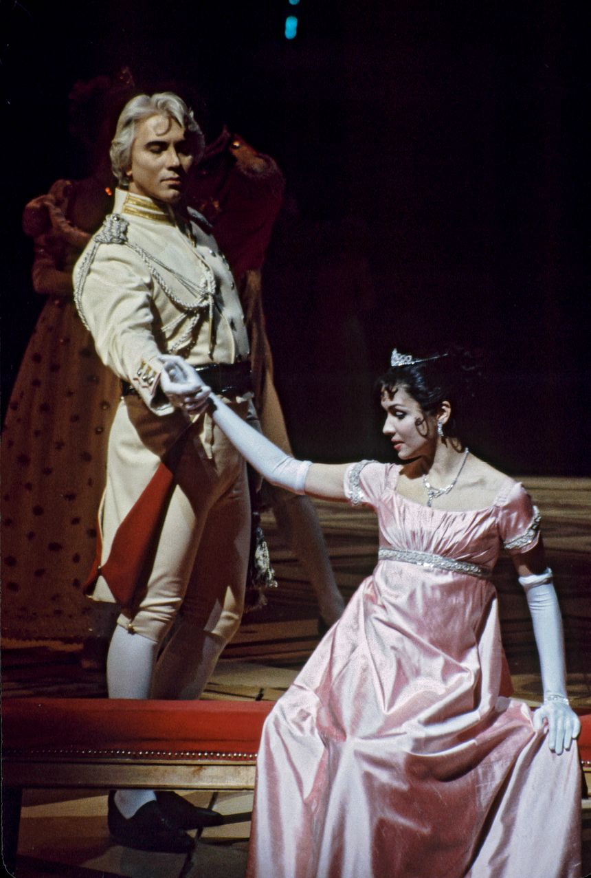Sur la scène du Met en 2002, Dmitri Hvorostovsky et Anna Netrebko dans Guerre et Paix de Prokofiev