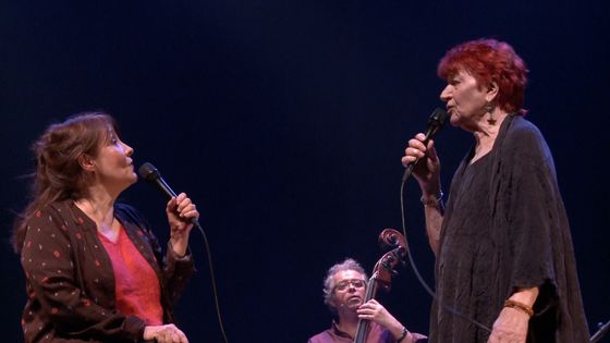 Michèle Bernard accompagnée de son amie Anne Sylvestre - Zacharie Dangoin