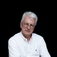 L'ouvrage collectif 'Retour sur Terre - 35 propositions', dirigé par Dominique Bourg, a paru aux Presses universitaires de France (puf)