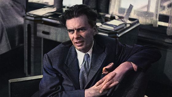 "Il y avait quelque chose qui s'appelait la démocratie. Comme si les hommes étaient égaux autrement que physico-chimiquement !" Le Meilleur des mondes (1932) ©Getty - Elizabeth Chat
