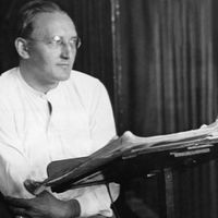 Le chef d'orchestre et compositeur Hermann Scherchen