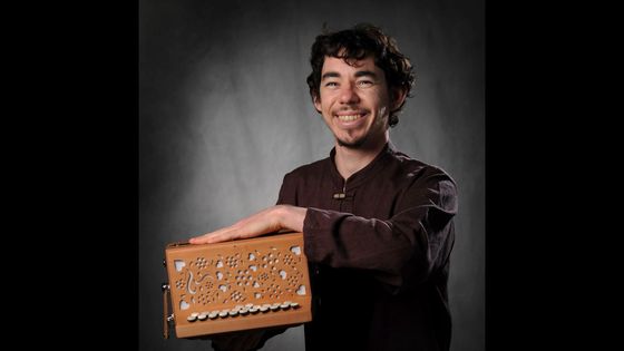 Le luthier Ewen d'Aviau propose des instruments pour des personnes en situation de handicap - Le Lab de Zao