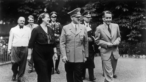 Hitler à Bayreuth avec Winifred Wagner et Wieland Wagner en 1938 ©Getty - Keystone / Intermittent