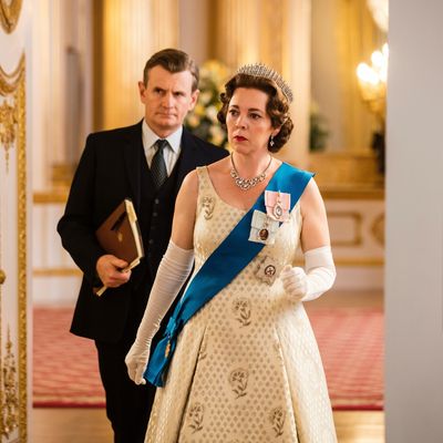 Olivia Colman dans le rôle de la reine Elizabeth II pour la série The Crown (Saison 3)