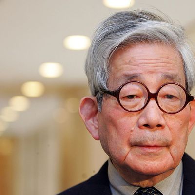 L'écrivain japonais Oe Kenzaburo, couronné par le Prix Nobel de littérature en 1994, ici en 2009
