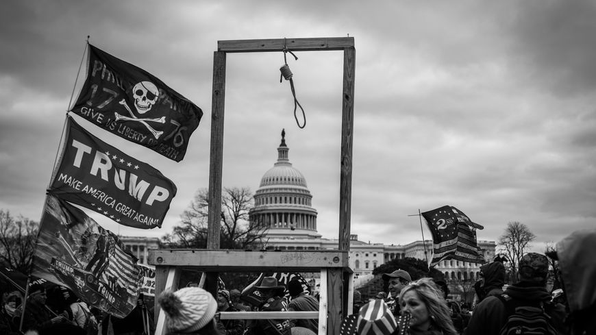 Les participants au meeting de Donald Trump "contre le vol" de l'élection présidentielle ont ensuite pris le Capitole le 6 janvier 2021, siège des deux chambres du Congrès. Un événement loin d'être spontané estime la chercheuse Jen Schradie.
