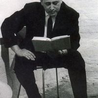Paul Celan lisant à la galerie Dorothea Lohr de Francfort-sur-le-Main, 18 juillet 1964.