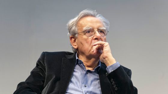 “Les bonnes questions sont celles qui donnent aux lecteurs ou aux auditeurs, la vivifiante impression qu'à votre place, il les auraient aussi posées.” ©Getty - Jean-Marc ZAORSKI