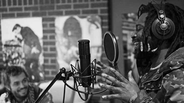 Tom Excell et Kweku Sackey aka K.O.G en studio | Strut Records