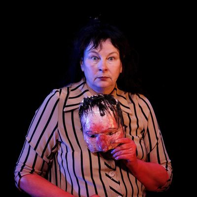 Yolande Moreau rejoue son spectacle 'Sale affaire, du Sexe et du Crime' au Théâtre du Rond-Point à Paris, 2007