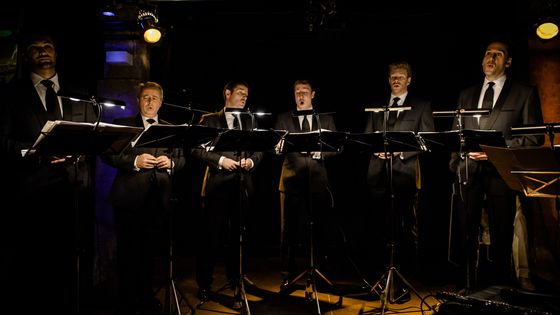 King`s Singers perform live during Yellow Lounge organized by recording label Deutsche Grammophon at Club Gretchen on November 4, 2013 in Berlin, Germany. ©Getty - Stefan Hoederath/Redferns via Getty Images