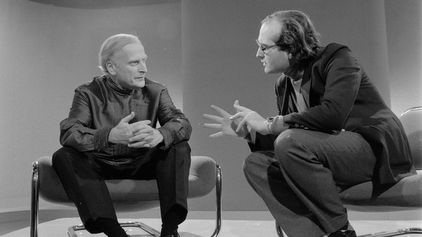 Yehudi Menuhin et Bruno Monsaingeon sur le plateau de l'émission Les chemins de la musique. Le 7 décembre 1972