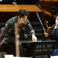 Cristian Măcelaru, directeur musical de l'ONF & Julia Fischer, violon à Auditorium de Radio France, Paris