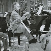 Une répétition du "Million Dollar Trio" : Arthur Rubinstein, piano - Jascha Heifetz, violon - Gregor Piatigorsky, violoncelle