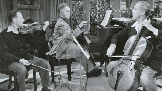Une répétition du "Million Dollar Trio" : Arthur Rubinstein, piano - Jascha Heifetz, violon - Gregor Piatigorsky, violoncelle ©Getty - Bettmann