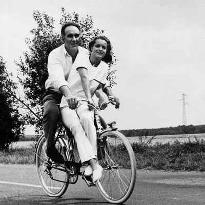 Michel Piccoli et Romy Schneider sur le tournage du film de Claude Sautet "Les Choses de la vie " en 1969.