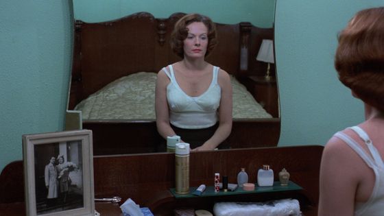 Delphine Seyrig dans "Jeanne Dielman 23 rue du commerce" de Chantal Akerman (1975) ©AFP - © Paradise films / Unite trois / Collection ChristopheL