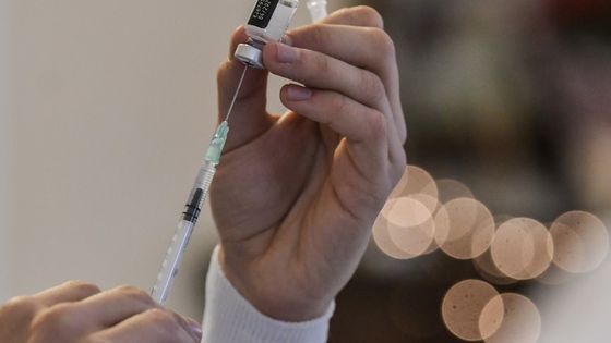 Une seringue de vaccin contre le Covid-19 ©AFP - LOUISA GOULIAMAKI