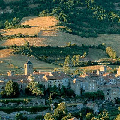 Sainte-Eulalie de Cernon est une ancienne commanderie de l'ordre des Templiers. Elle fut la principale commanderie du Larzac.