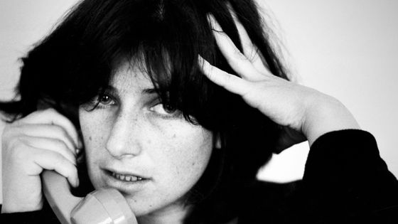 Portrait de Chantal Akerman chez elle en juillet 1979 à Paris, France. ©Getty - Micheline PELLETIER/Gamma-Rapho