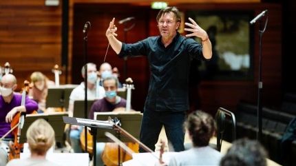 Tomáš Netopil à la tête de l’Orchestre national de France