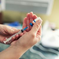 Accélérer la vaccination sans compromettre la transparence ?