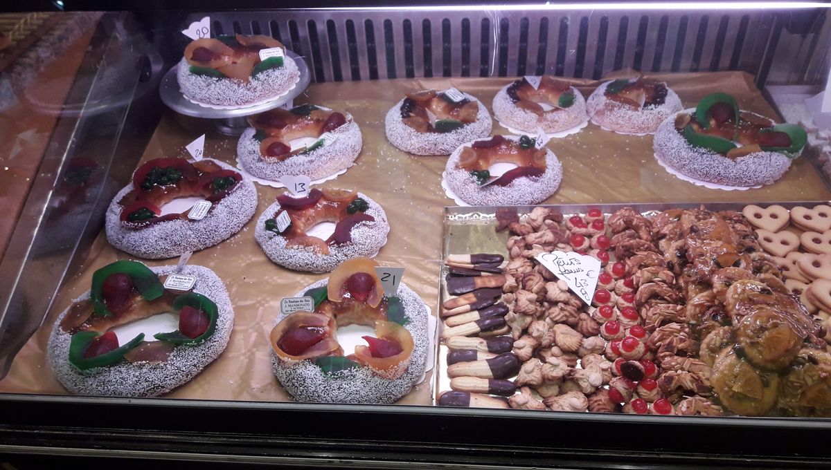A Marseille Galettes Et Gateaux Des Rois Ont La Cote