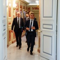 Le ministre de l'Intérieur Gérald Darmanin, suivi du directeur de cabinet du ministère de l'Intérieur Stéphane Bouillon (juillet 2020).