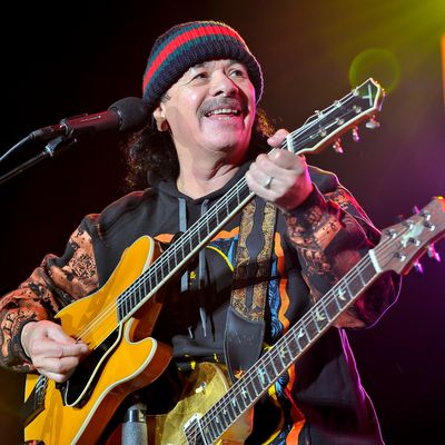Le guitariste Carlos Santana en concert au On The Green San Francisco Fest à AT&T Park le 4 septembre 2016 à San Francisco, Californie.
