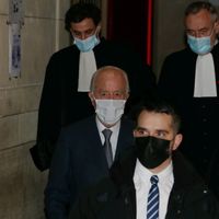 L'ex Premier Ministre Edouard Balladur et ses avocats arrivant à la Cour de justice de la République pour le procès dit de l'affaire Karachi le 27/01/2021