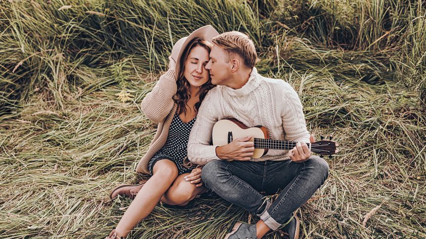 "La chanson c'est l'endroit de l'amour ; là où on peut exprimer un sentiment amoureux comme nul part ailleurs" - Raphaël dans Boomerang cette semaine