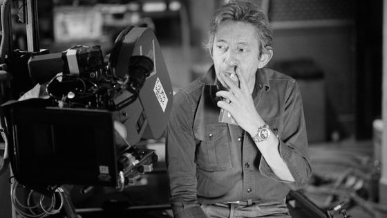 Serge Gainsbourg sur le tournage de son film Stan the Flasher. ©Getty - Marie Clerin