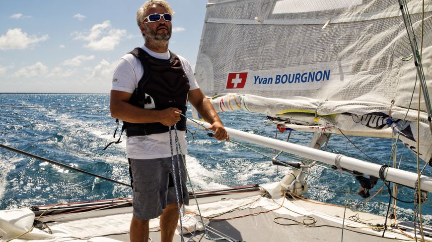 Yvan Bourgnon lors d'une sortie au large de la Martinique pour tester les dispositifs de propulsion après modifications