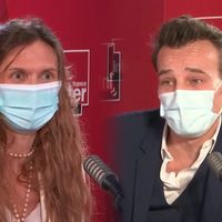 Anne-Laure Kiechel et Eric Heyer dans le studio de la matinale de France Inter