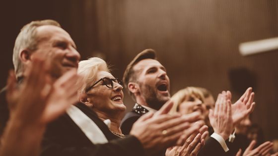 En Allemagne, le Bayerische Staastoper de Munich a décidé d’inclure, sur son site de streaming, une petite option sympathique, une « soundmachine » pour reproduire les bruits de concert ©Getty