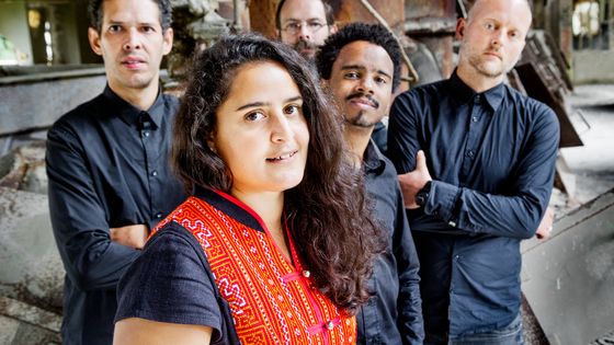 Naïssam Jalal & Rythms of Résistance pour leur nouveau disque "Un autre monde" - Seka