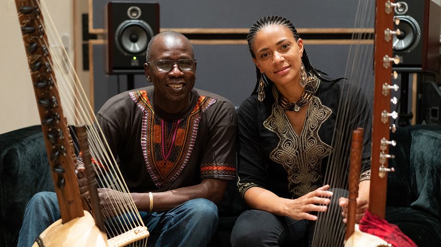 Ballaké Sissoko & Sona Jobarteh / Photo Julien Borel