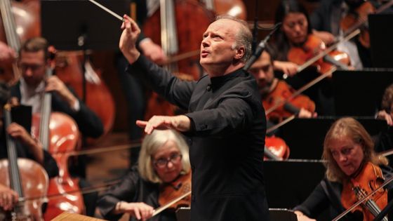Le chef d'orchestre Gianandrea Noseda dirigeant le New York Philharmonic ©Getty - Photo by Hiroyuki Ito/Getty Images