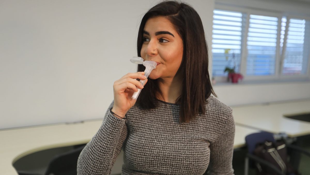 Coronavirus Ce Qu Il Faut Savoir Sur Les Tests Salivaires Qui Vont Etre Deployes Dans Les Ecoles