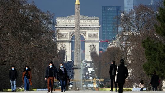 Face à la remontée épidémique, la mairie de Paris veut d'ores et déjà aller plus loin et va proposer au gouvernement un confinement de 3 semaines dans la capitale ©Maxppp - Alexandre MARCHI / L'Est républicain