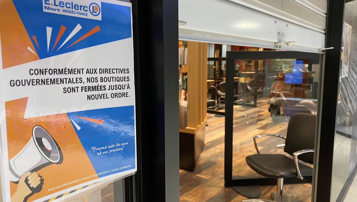 Niort Dans La Galerie Du Leclerc La Surprise Et Parfois L Incomprehension Face A La Fermeture Des Boutiques