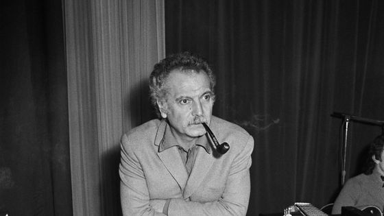 Georges Brassens au théâtre Bobino, à Paris ©Getty - Michel Artault/Apis-Sygma