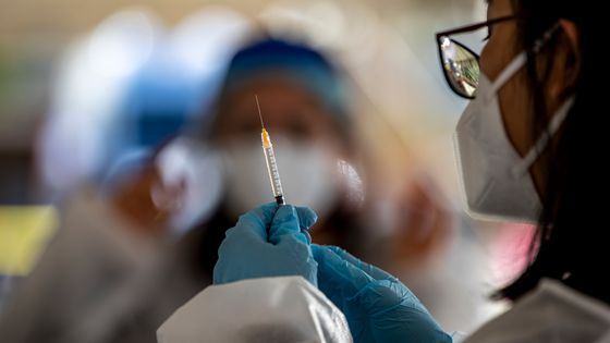 Vaccination : déjà 105 millions de personnes vaccinées dans le monde ©Getty - Gina Ferazzi