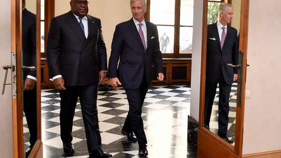 Le roi Philippe de Belgique accueille Felix Tshisekedi, président de la République démocratique du Congo, pour une audience au Palais Royal, le 17 septembre 2019, à Bruxelles. ©AFP - DIRK WAEM / BELGA