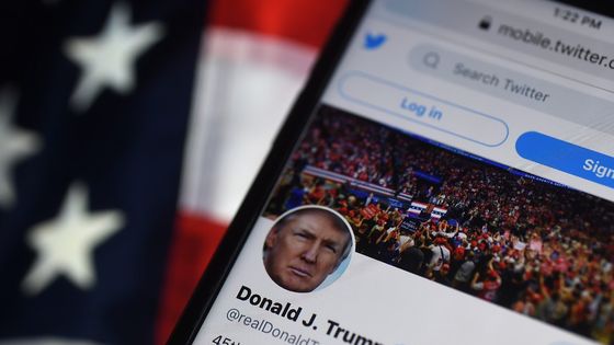 Suite aux violences perpétuées le 6 janvier 2021 à Washington, Twitter a pris la décision de suspendre le compte de Donald Trump. ©AFP - © OLIVIER DOULIERY / AFP