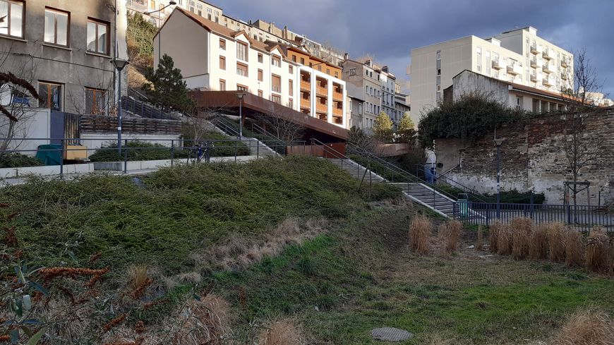 A l'occasion de l'inauguration du futur espace dédié à Ahmed Benchikh dans son quartier d'enfance, la ville de Saint-Etienne espère retrouver des descendants